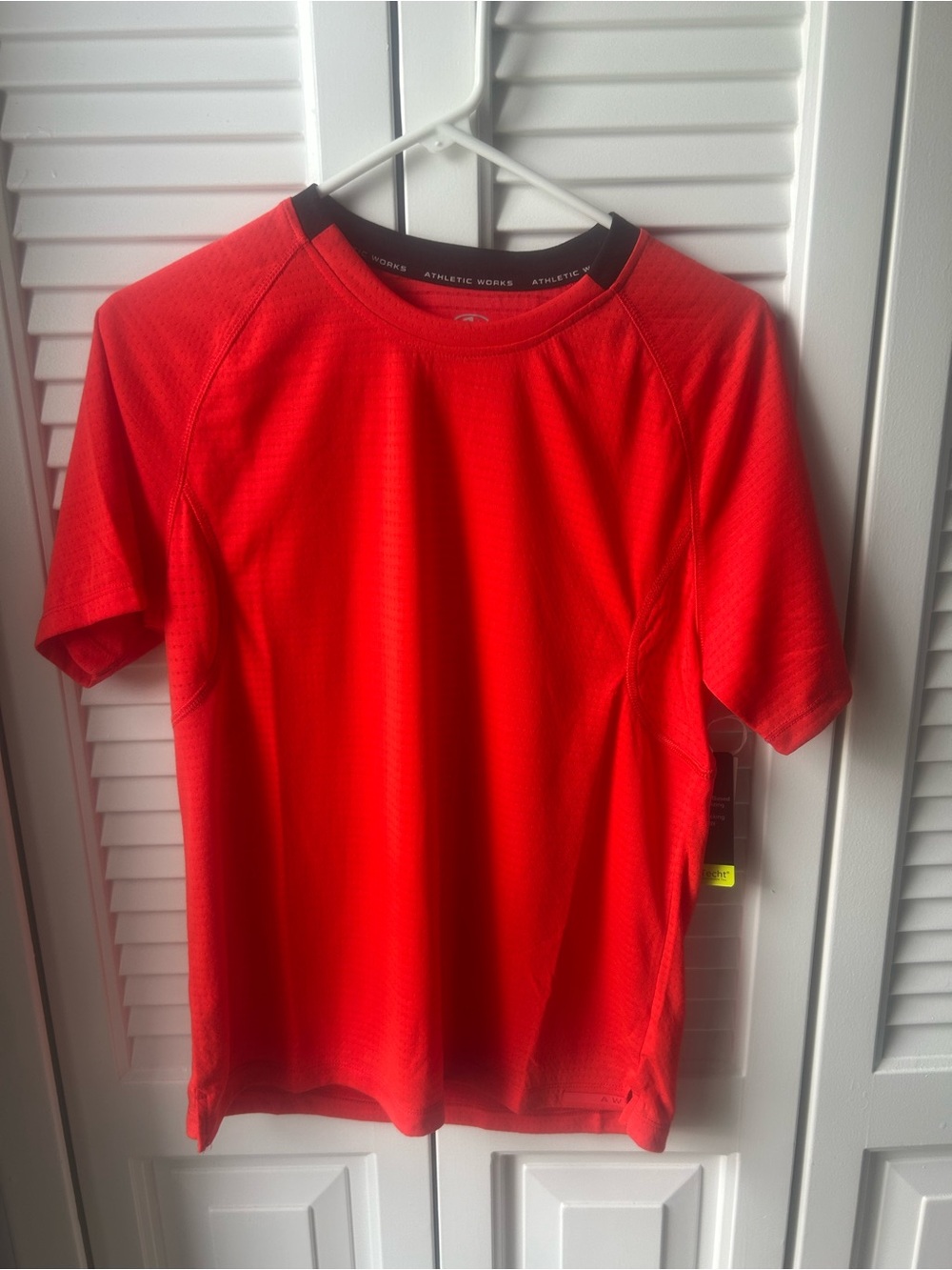 Athletic Works Men’s Bright Red Short Sleeve Crew Athletic Tee